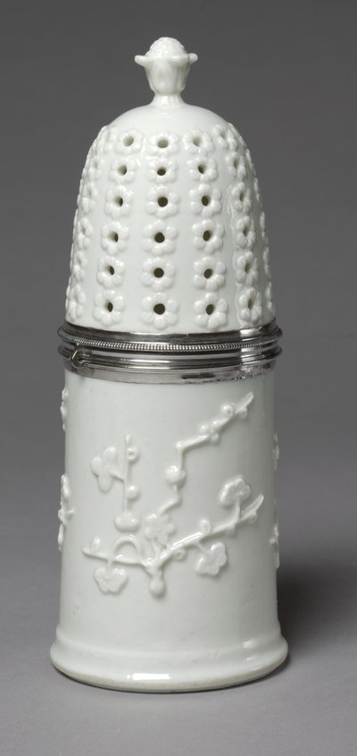 Sugar Caster, tillverkare Saint Cloud Porcelain Factory, ca 1732-1738 av French School