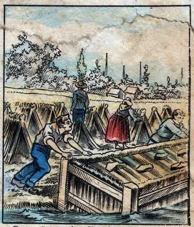 Textil, linne. Linrost: För att separera halmfilament doppas linstövlar i vatten. Gravyr. Epinal avbildning sent 1800-tal. av French School