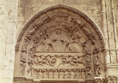 Kungliga portalen, norra dörren, tympanon föreställande Kristi himmelsfärd, c.1145-50 av French School