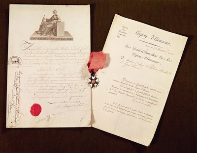 Dokumenterne og medaljen fra Francois Becherels udnævnelse til ridder af Æreslegionen den 17. juli 1802 (blandet medier) Sverige av French School