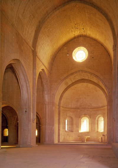 Cistercienserklostrets långhus, grundat 1146 av French School