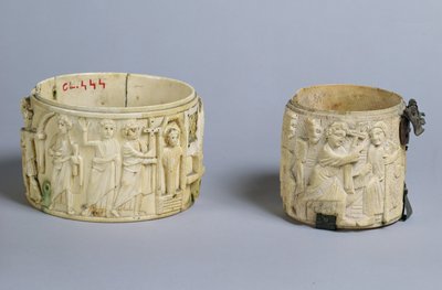 Två pyx med reliefer som skildrar Lasarus uppståndelse och Kristus som helar en man född blind, 600-700-talet av French School