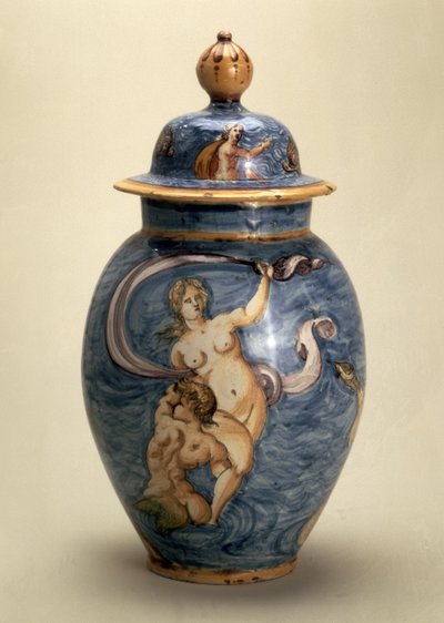 Vas, dekorerad med havsgudar, Nevers, tidigt 1600-tal (maiolica med polykrom målning) av French School