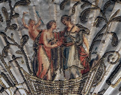 Venus och Juno, detalj av sidenblad av handfläkt, broderier och paljetter, genomborrad benskyddspinne i silver av French School