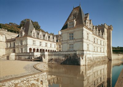 Utsikt över entrén och hedersrätten av French School