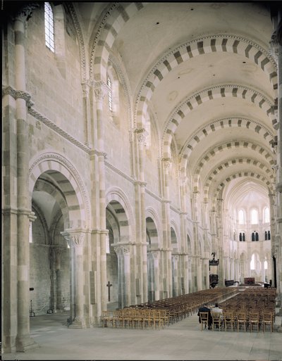 Vy över långhusets inre, 1100-tal av French School