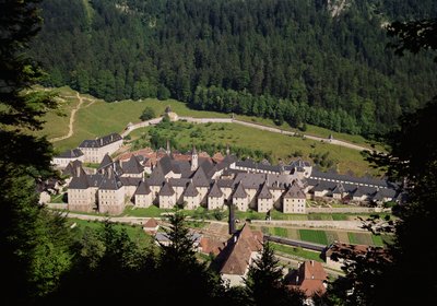Utsikt över klosterkomplexet av French School