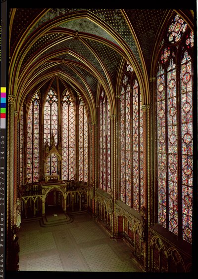 Utsikt över glasmålningarna i övre kapellet, 1246-48 av French School