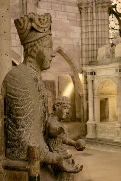 Jungfru och barn i majestät (polykromträ) (detalj) av French School