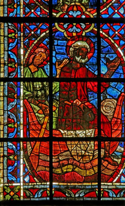 Fönster w204 som visar kyrkans skepp med St Peter och St Paul av French School