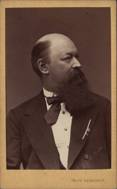 Porträtt av kompositören Franz von Suppè 1819-1895, ca. 1880. av Fritz Luckhardt