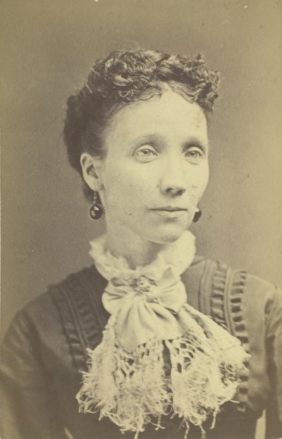 Untitled Portrait of Woman, 185099. av G. C. Gilchrest