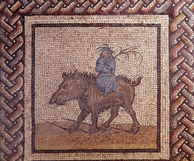 Gallo Roman Art: mosaikbeläggning som representerar en rustik kalender. Allegory of Winter rider på en galt. Slutet 2:a, början av 300-talet efter JC. Från Saint-Romain-en-Gal (Rhone). Saint Germain en Laye, Nationalmuseet för arkeologi av Gallo Roman