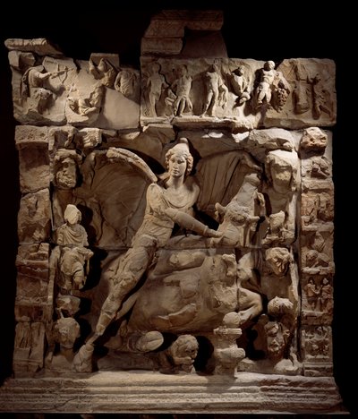 Gallo Roman Art: relief som visar Mithra, ljusets gud med tjuren. Från ett Mithraeum-tempel. 50 f.Kr.-100 e.Kr. Metz. Museum of Fine Arts av Gallo Roman
