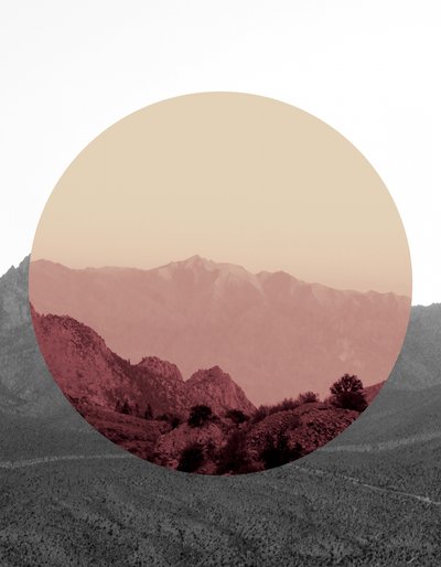 Serene Mountain Circle av Gemma Bardot