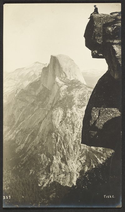Glacier Point (3200 fot) och Half Dome (5000 fot) av George Fiske