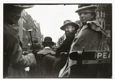George Breitner och Marius Bauer i en vagn i London av George Hendrik Breitner