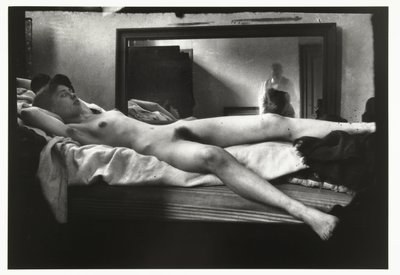 Porträtt av en kvinnlig naken med den fotograferande Breitner i spegeln av George Hendrik Breitner