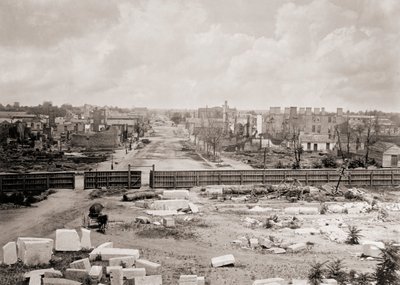 Columbia, South Carolina, USA efter brand 1865 (s/v foto) av George N. Barnard