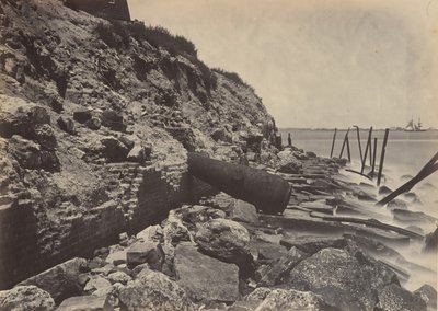 Exteriör vy av Fort Sumpter, 1860-talet. av George N. Barnard