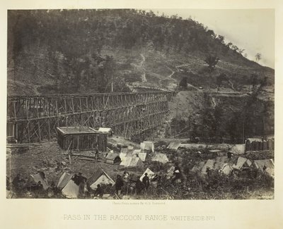 Passera i Raccoon Range, Whiteside nr 1, 1864. av George N. Barnard