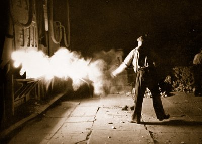 Oavbruten aktivitet i järnverket, ur "Germany: The Olympic Year", utgiven av Volk und Reich Verlag Berlin av German Photographer