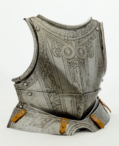 Bröstplåt med modern dekor, c.1550 (etsat stål, spår av förgyllning & modernt läder) av German School