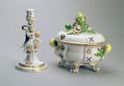 Ljusstake och täckt skål från St. Andrew Service, Meissen, 1744-5 (porslin) av German School