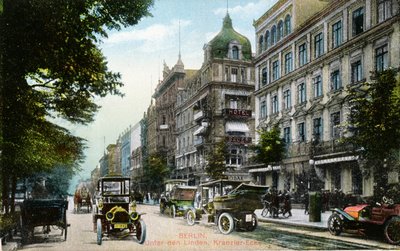 Vykort föreställande Unter den Linden och Kranzler-Eck i Berlin, ca 1910 (färgat foto) av German School