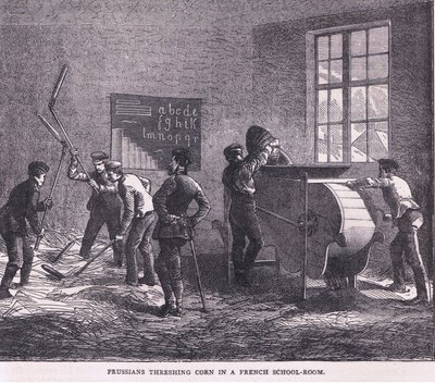 Preussar som tröskar majs i en fransk skolsal, Cassells historia om kriget mellan Frankrike och Tyskland publicerad av Cassell and Company Limited, ca 1890 (litho) av German School
