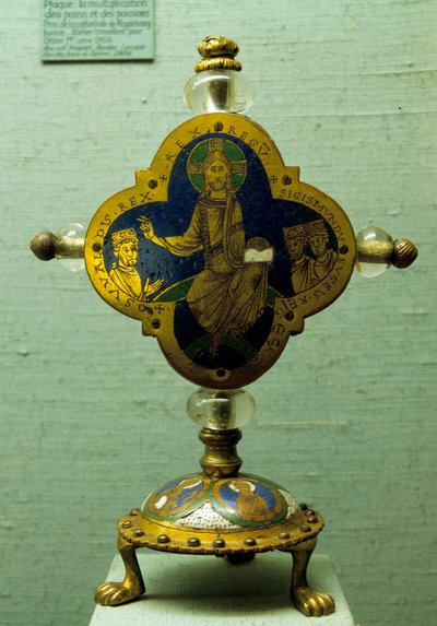 Relikvieskrin av Henrik II känd som Saint, kejsare av det heliga romerska riket (973-1024) (kanoniserad 1200). Tillverkad i e-post, kristall, koppar, silver och guld. 1170 ca. Från Niedersachsen, Saint Michel d
