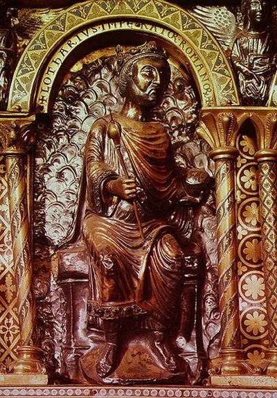 Kejsar Karl den Stores helgedom (742-814), detalj som visar kejsar Lothair I (795-855) på sin tron, 1215 (guld & champleve-emalj) av German School