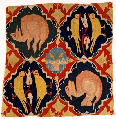 Gobelängfragment föreställande fåglar och odjur, från Franken eller Oberrhen av German School