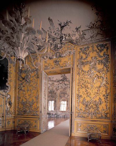 Vilorummet som leder fram till Spegelsalen, designad av Francois Cuvillies (1695-1768), med stuckatur av Johann Baptist Zimmermann (1680-1758), 1734-37 av German School