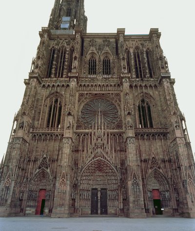 Västra fasaden av Strasbourgs katedral, påbörjad 1277 av German School