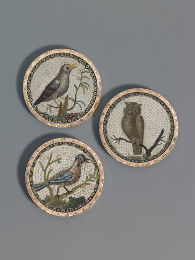 Tre knappar, ca 1775 (guld och mikromosaik) av Giacomo (workshop of) Raffaelli