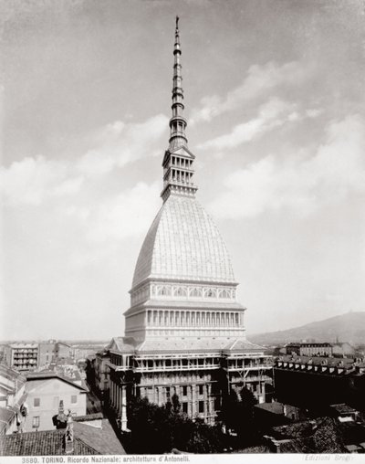 Utsikt över den Antonellianska mullvaden i Turin, c.1890 av Giacomo Brogi