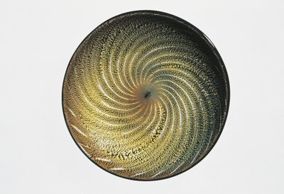 Närbild av en tallrik, Murano, Venedig, Veneto, Italien av Giulio Radi