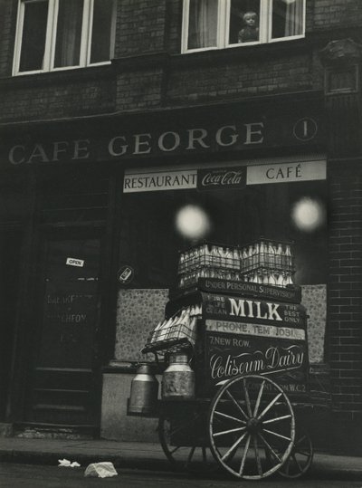 London gatuscen 1950-tal av Godfrey Macdominic