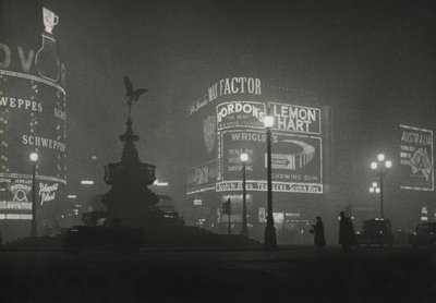 Piccadilly Circus 1950-tal av Godfrey Macdominic