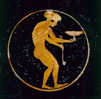 Vindskopp med röd figur dekorerad med en naken slavflicka som håller en vinkopp och en slev, av Oltos, ca 510 f.Kr. av Greek