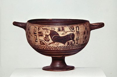 Kotyle med svart figur, ca 600-500 f.Kr. (keramik) (se även 307545 och 307546) av Greek