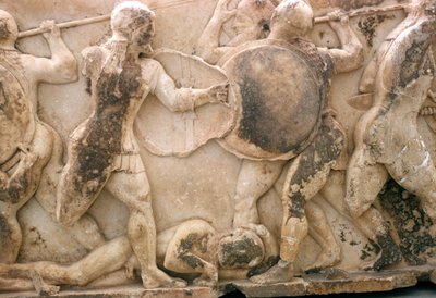Slåss om Patroklos kropp, fris från Siphnian Treasury, c.525 f.Kr. (marmor) av Greek