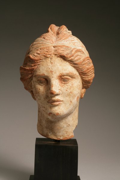 Kvinnohuvud, hellenistiskt, 3:a-1:a århundradet f.Kr. (polykrom terrakotta) (se även 270385) av Greek