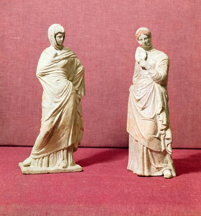 Två statyer av stående kvinnor, från Tanagra, c.350 f.Kr av Greek School