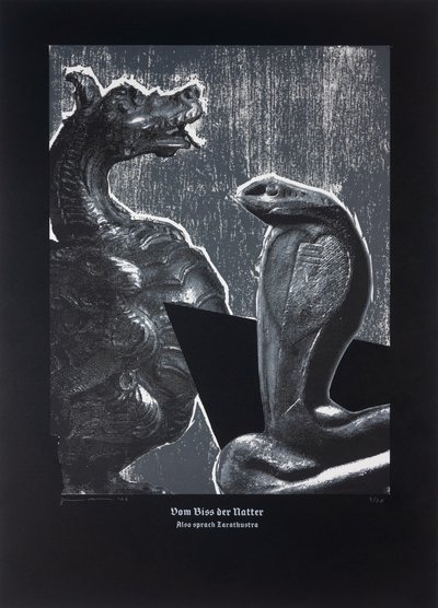 On The Adder´s Bite, Så talade Zarathustra, 2024 (träsnitt och silkscreen) av Guilherme Pontes