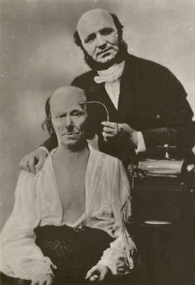 Den franske neurologen Duchenne de Boulogne använder sin elektrofysiologiska apparat på en gammal man av Guillaume-Benjamin-Armand Duchenne de Boulogne
