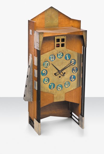 A Mantel Clock, c.1907 (ek, mässing med iriserande Loetz-glassiffror) av Gustave Serrurier Bovy