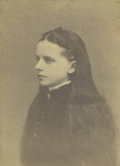 Namnlös tjej med långt hår, mitten av slutet av 1800-talet. av H. S. Heath
