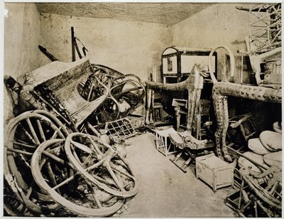 Utsikt över förkammaren till Tutankhamons grav mot söder, Konungarnas dal, november 1922 (silvertryck av gelatin) av Harry Burton